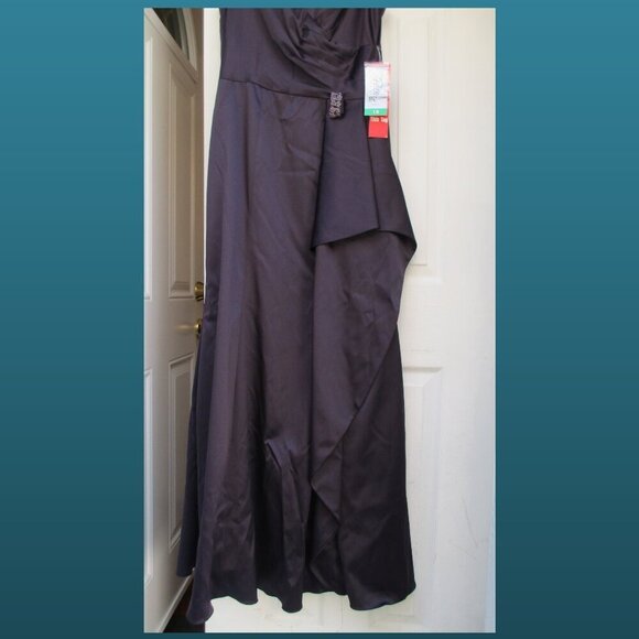 Patra Gown Women's Draped Full-Length Gown 10 Purple Back Zipper Closure + - Picture 3 of 10